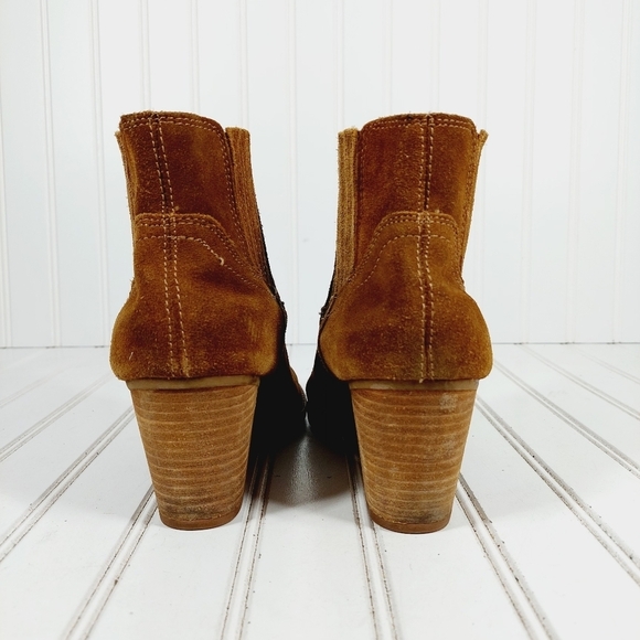 Dolce Vita Brown Suede Leather Pull On Side Elastic Block Heel Ankle Booties E44 - Picture 6 of 12